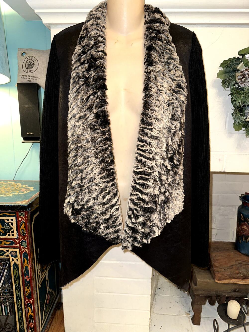 DOLCE CABO FAUX FUR LINED ASYMMETRIC MIXED MEDIA CARDIGAN SWEATER JACKET M